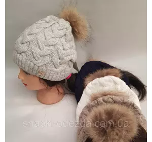 Зимняя шапка на флисе с енотовым бубоном "Фиби"