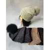 Молодежная вязаная шапка для девочки  с натуральным песцовым помпоном на флисе