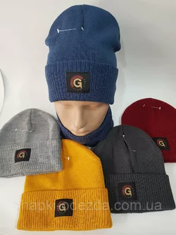 М 93026 Комплект для мальчика-подростка шапка домик "G" и снуд, 3-12 лет, разные цвета